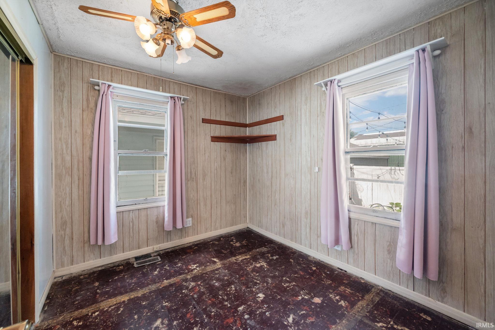 Frankfort, Indiana 46041, United States, 2 Bedrooms Bedrooms, ,1 BathroomBathrooms,Residential,Active,229832