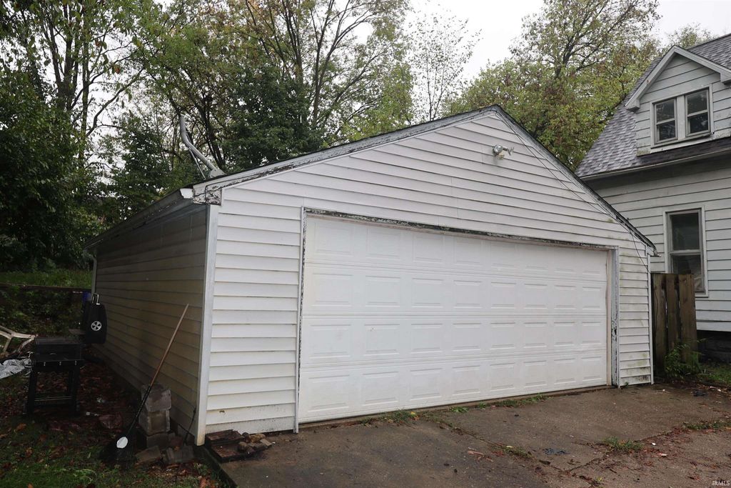 Photo of 1407 Hudson Street, Elkhart, IN 46516 (MLS # 202540639)