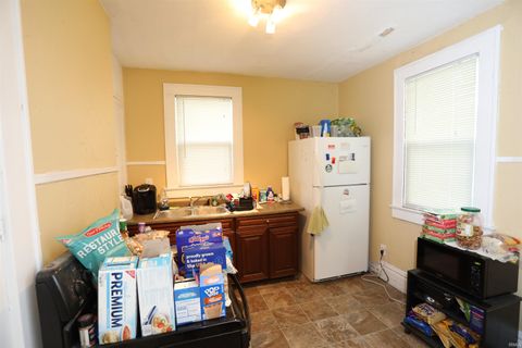 Tiny photo for 210 14th Street, Logansport, IN 46947 (MLS # 202521673)