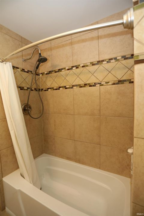 Tiny photo for 210 14th Street, Logansport, IN 46947 (MLS # 202521673)