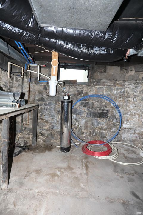 Tiny photo for 210 14th Street, Logansport, IN 46947 (MLS # 202521673)