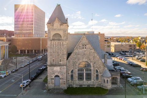 Photo of 302 W Washington Street, South Bend, IN 46601 (MLS # 202602747)