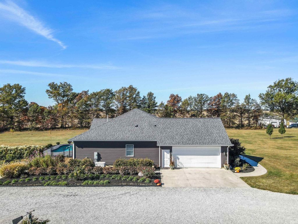 Photo of 716 E 550n Road, Uniondale, IN 46791 (MLS # 202542522)