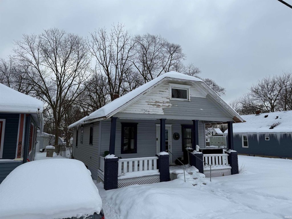 Photo of 814 Sancome Avenue, South Bend, IN 46628 (MLS # 202602518)