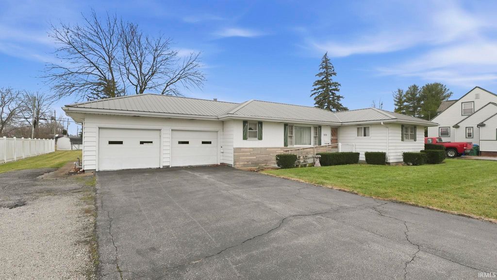 Photo of 22716 Main Street, Woodburn, IN 46797 (MLS # 202549673)