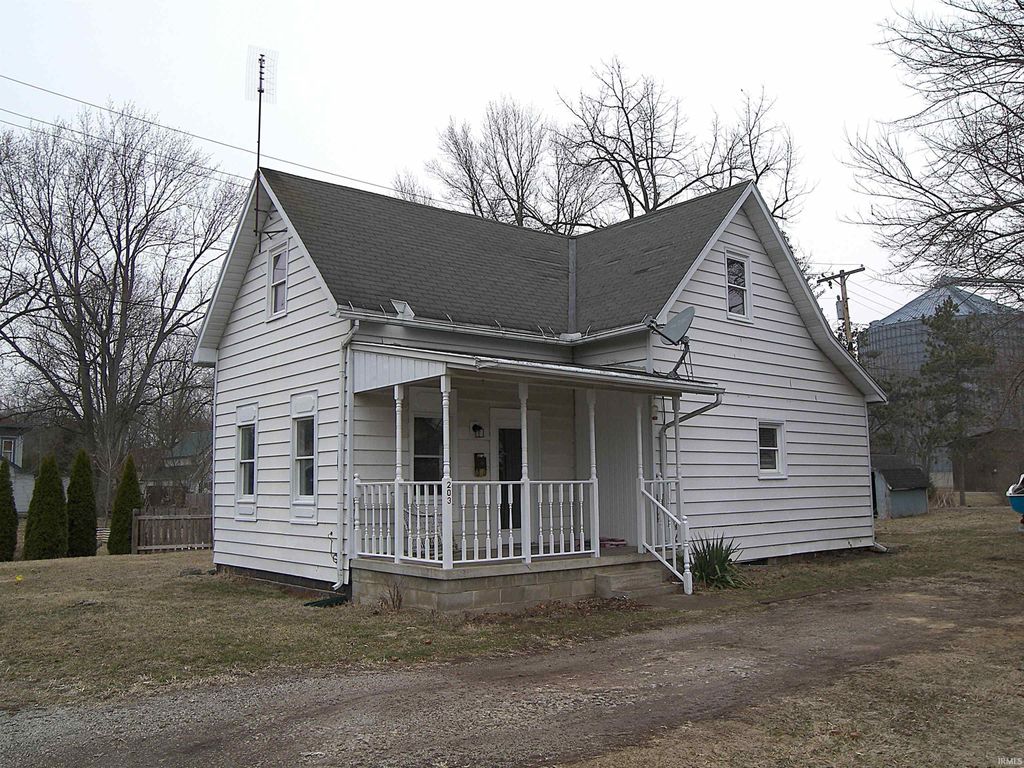 Photo of 203 W Market Street, South Whitley, IN 46787 (MLS # 202606811)