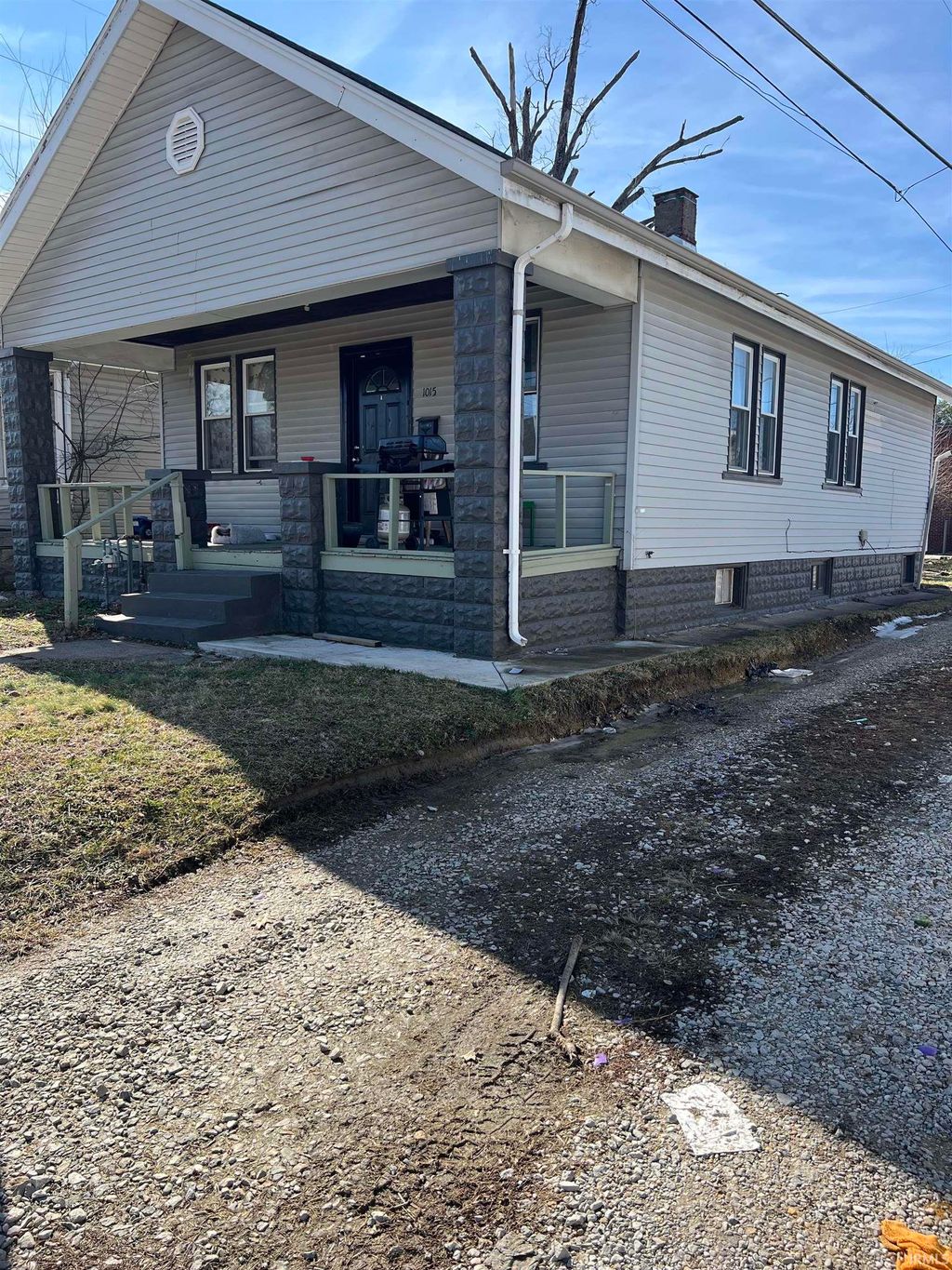 Photo of 1015 Henning Avenue, Evansville, IN 47714 (MLS # 202604636)