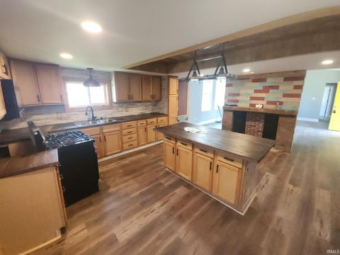 Tiny photo for 416 S Deer Creek Road, Galveston, IN 46932 (MLS # 202612189)