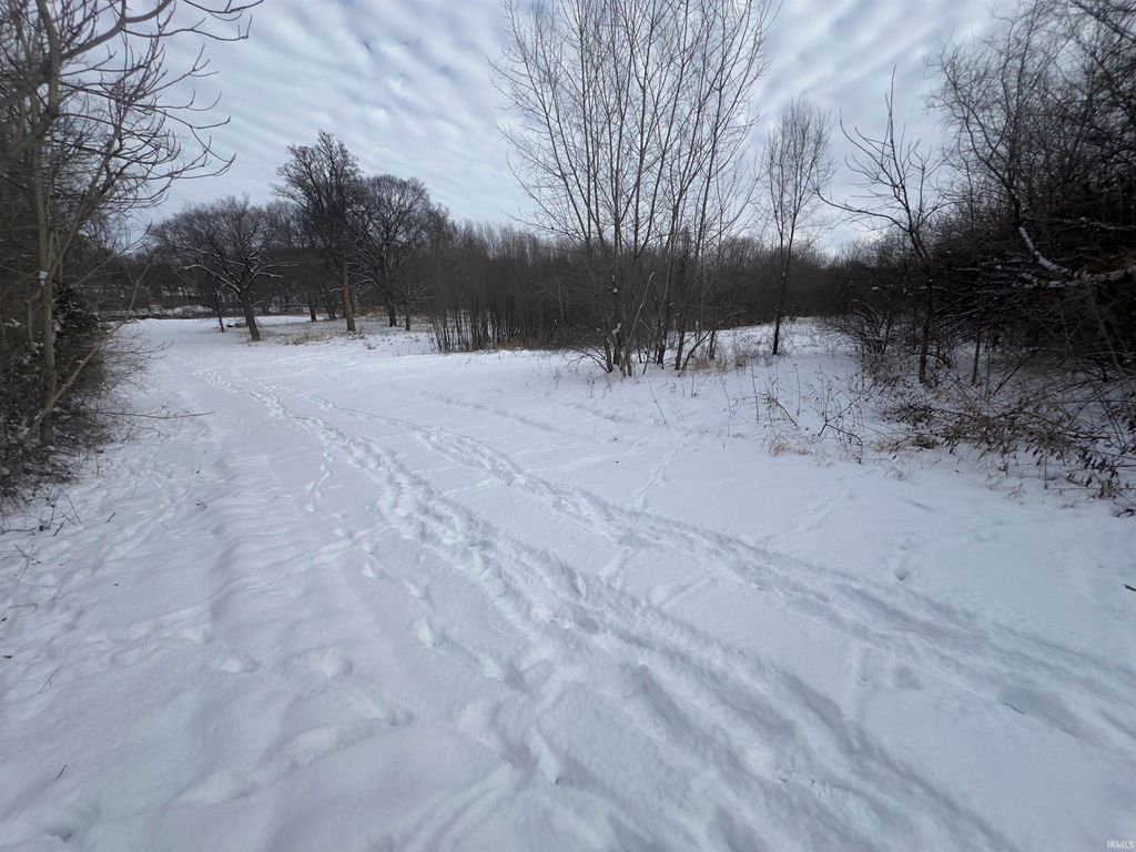 Photo of 0 E 16th Street, Anderson, IN 46016 (MLS # 202549111)