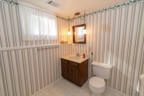 Tiny photo for 2621 Oak Leaf Cove, South Bend, IN 46628 (MLS # 202543666)