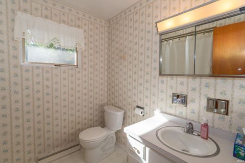 Tiny photo for 2621 Oak Leaf Cove, South Bend, IN 46628 (MLS # 202543666)