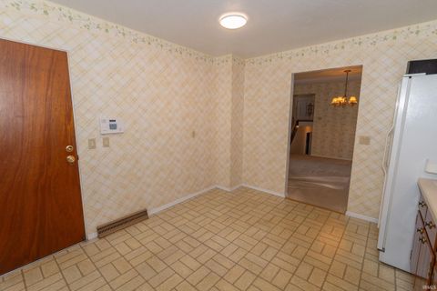 Tiny photo for 2621 Oak Leaf Cove, South Bend, IN 46628 (MLS # 202543666)