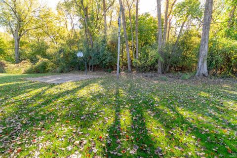 Tiny photo for 2621 Oak Leaf Cove, South Bend, IN 46628 (MLS # 202543666)