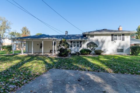 Tiny photo for 2621 Oak Leaf Cove, South Bend, IN 46628 (MLS # 202543666)