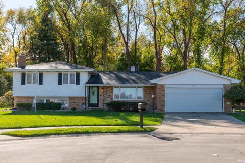 Photo of 2621 Oak Leaf Cove, South Bend, IN 46628 (MLS # 202543666)