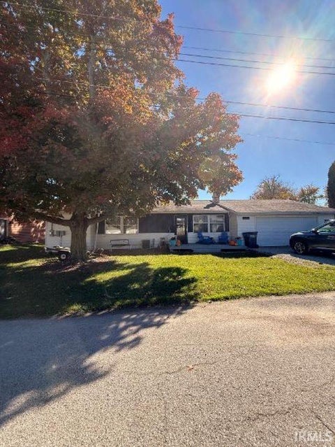Photo of 8235 E Debra Drive, Syracuse, IN 46567 (MLS # 202643593)