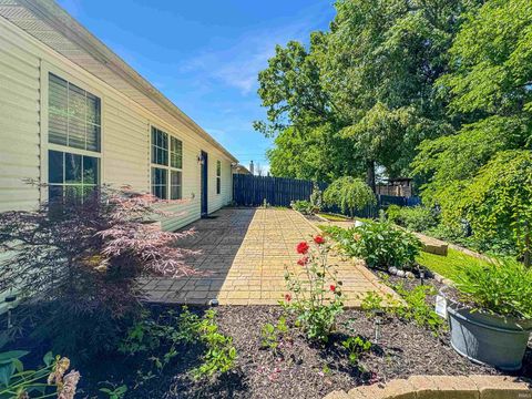 Tiny photo for 6002 Poinsettia Cove, Evansville, IN 47715 (MLS # 202617759)