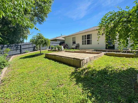 Tiny photo for 6002 Poinsettia Cove, Evansville, IN 47715 (MLS # 202617759)