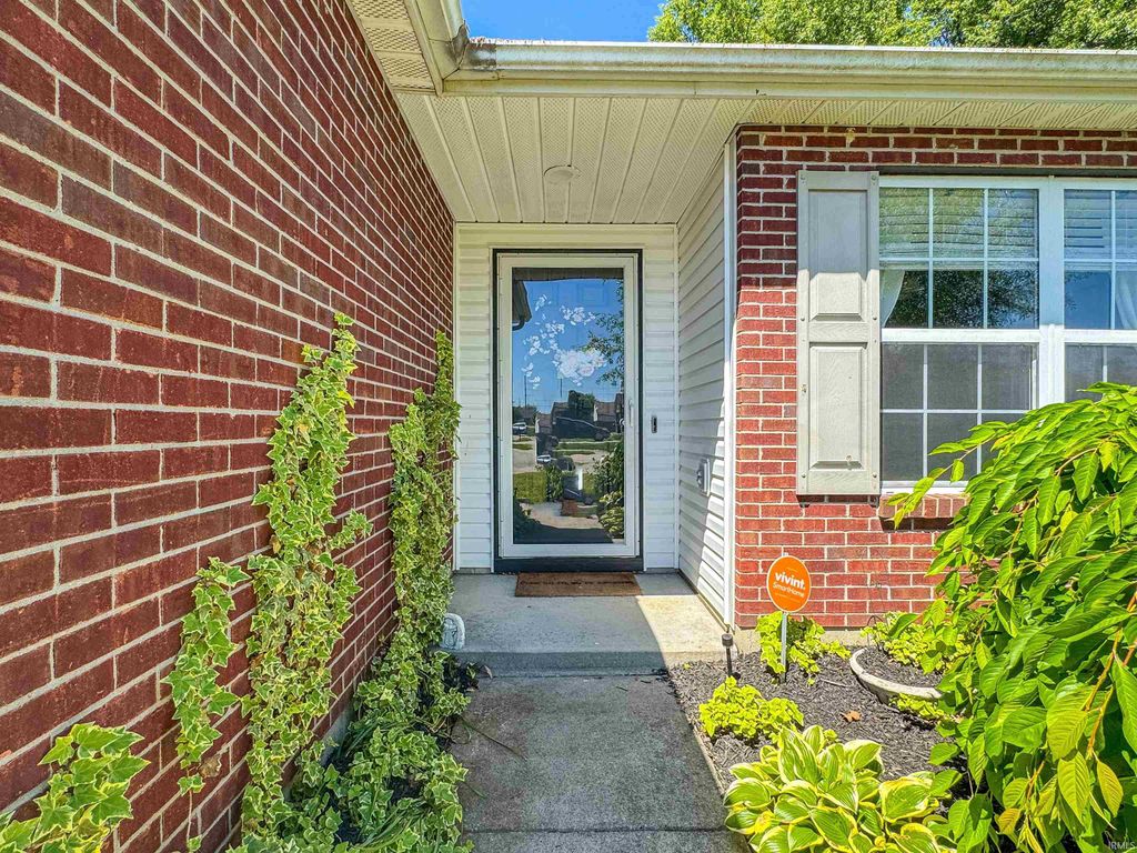 Photo of 6002 Poinsettia Cove, Evansville, IN 47715 (MLS # 202617759)