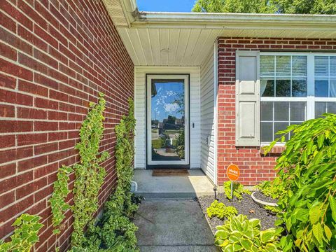 Tiny photo for 6002 Poinsettia Cove, Evansville, IN 47715 (MLS # 202617759)