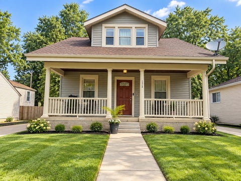 Photo of 1313 Bissell Street, South Bend, IN 46617 (MLS # 202637785)