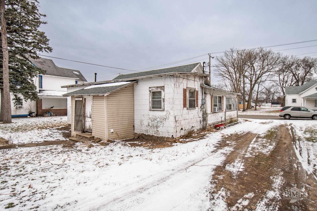 Photo of 529 W State Street, Albany, IN 47320 (MLS # 202601917)