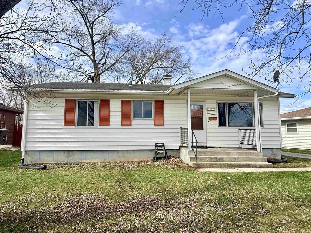 Photo of 412 Edgeknoll Lane, Fort Wayne, IN 46816 (MLS # 202548858)