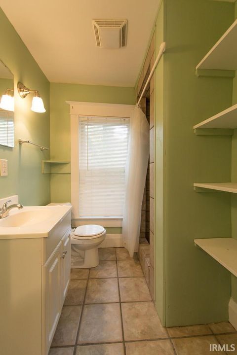 Tiny photo for 526 S Woodlawn Avenue #1 & 2, Bloomington, IN 47401 (MLS # 202607196)