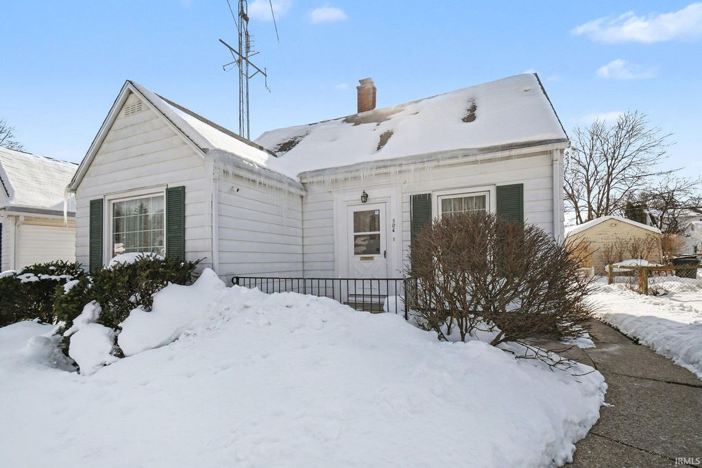 Photo of 506 W Angela Boulevard, South Bend, IN 46617 (MLS # 202604349)