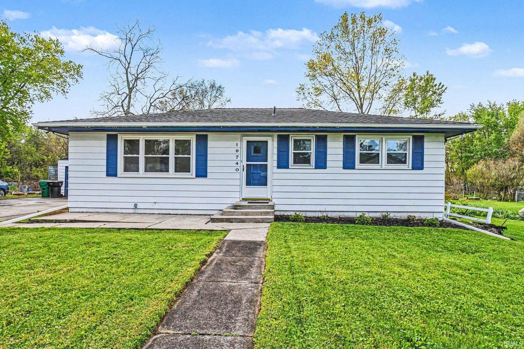 Photo of 19740 Pulling Street, South Bend, IN 46614 (MLS # 202616046)
