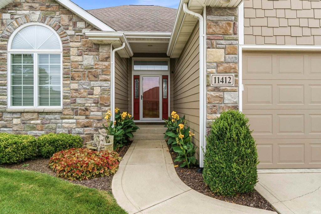 Photo of 11412 Blue Sparrow Court, Fort Wayne, IN 46845 (MLS # 202644992)