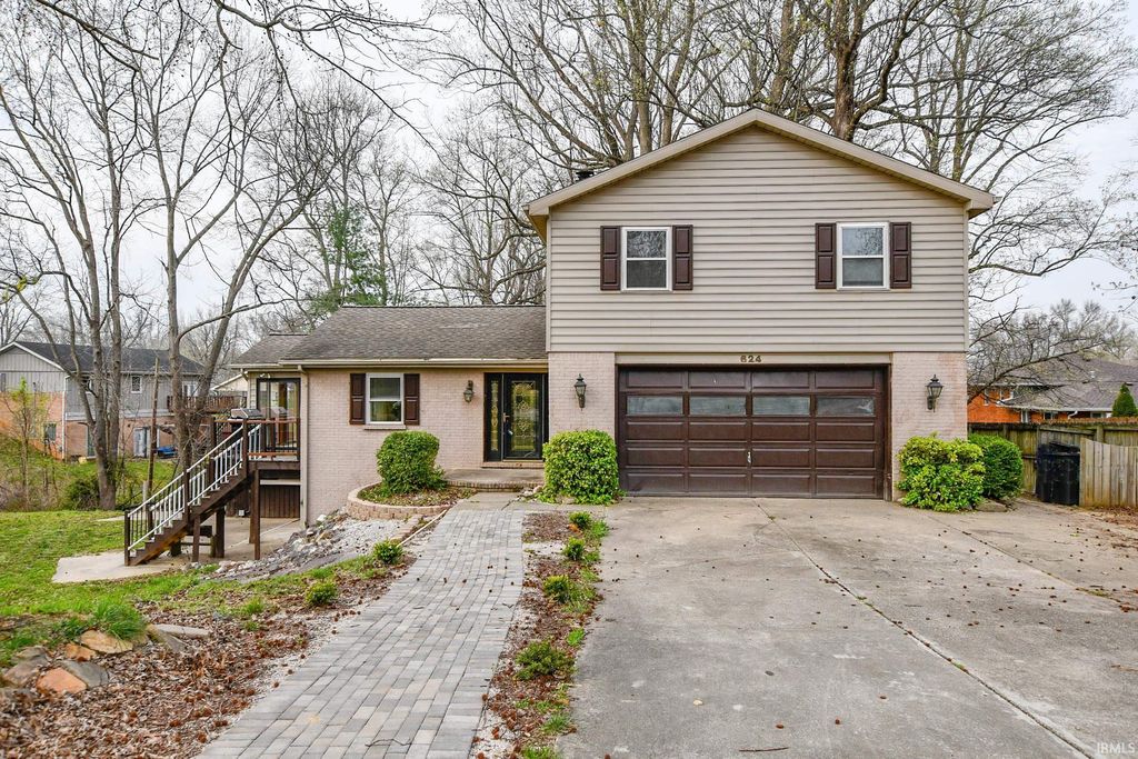 Photo of 624 Forest Park Drive, Newburgh, IN 47630 (MLS # 202610189)