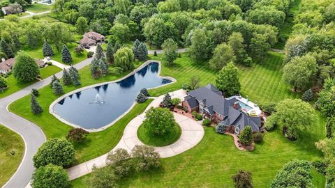 Photo of 2341 S Paxton Drive, Warsaw, IN 46580 (MLS # 202612325)