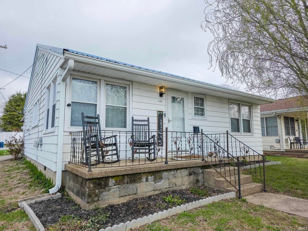 Photo of 118 E 12th Street, Mount Carmel, IL 62863 (MLS # 202608647)