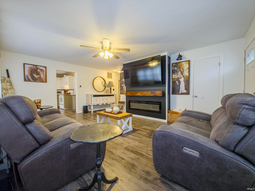 Photo of 118 E 12th Street, Mount Carmel, IL 62863 (MLS # 202608647)