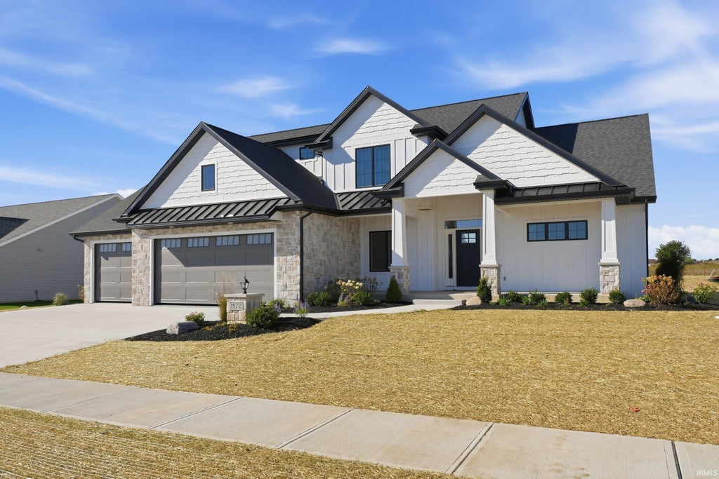 Photo of 1872 Burnt Lake Drive, Fort Wayne, IN 46814 (MLS # 202644038)
