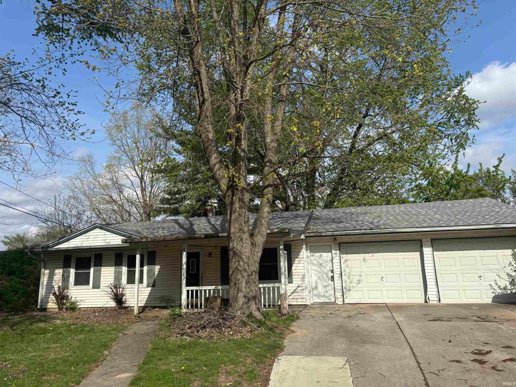 Photo of 412 Fairlane Drive, Crawfordsville, IN 47933 (MLS # 202613161)