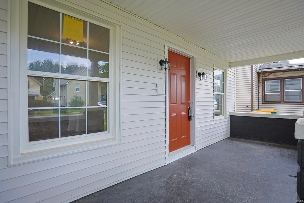 Photo of 209 E 6th Street Street, Mishawaka, IN 46544 (MLS # 202634355)