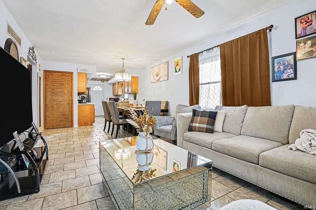 Photo of 929 W Garfield Avenue, Elkhart, IN 46516 (MLS # 202601949)