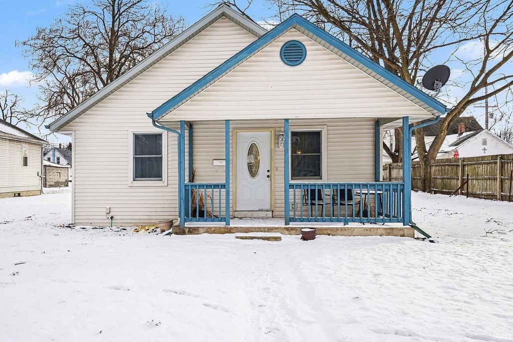 Photo of 929 W Garfield Avenue, Elkhart, IN 46516 (MLS # 202601949)