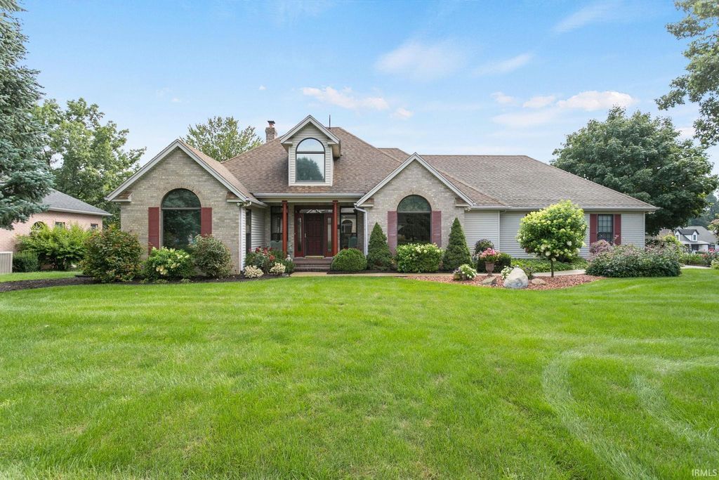 Photo of 59390 High Pointe Drive, South Bend, IN 46614 (MLS # 202545643)