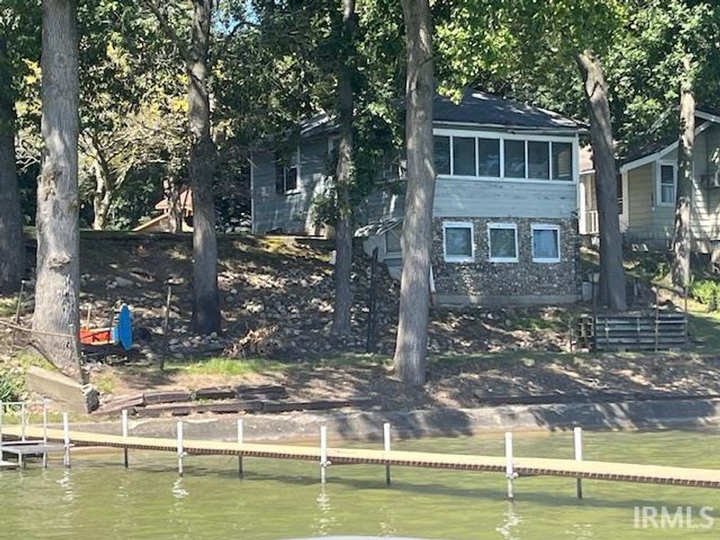 Photo of 6105 S 455 E, Wolcottville, IN 46795 (MLS # 202617369)