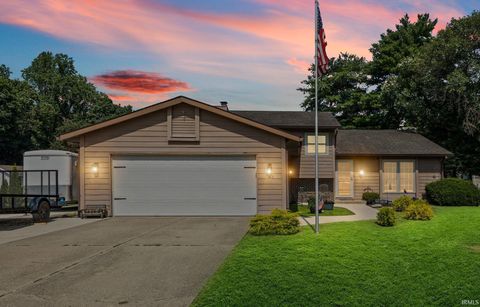 Tiny photo for 813 Foxwood Drive, Lafayette, IN 47905 (MLS # 202530074)