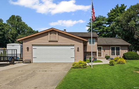 Photo of 813 Foxwood Drive, Lafayette, IN 47905 (MLS # 202530074)