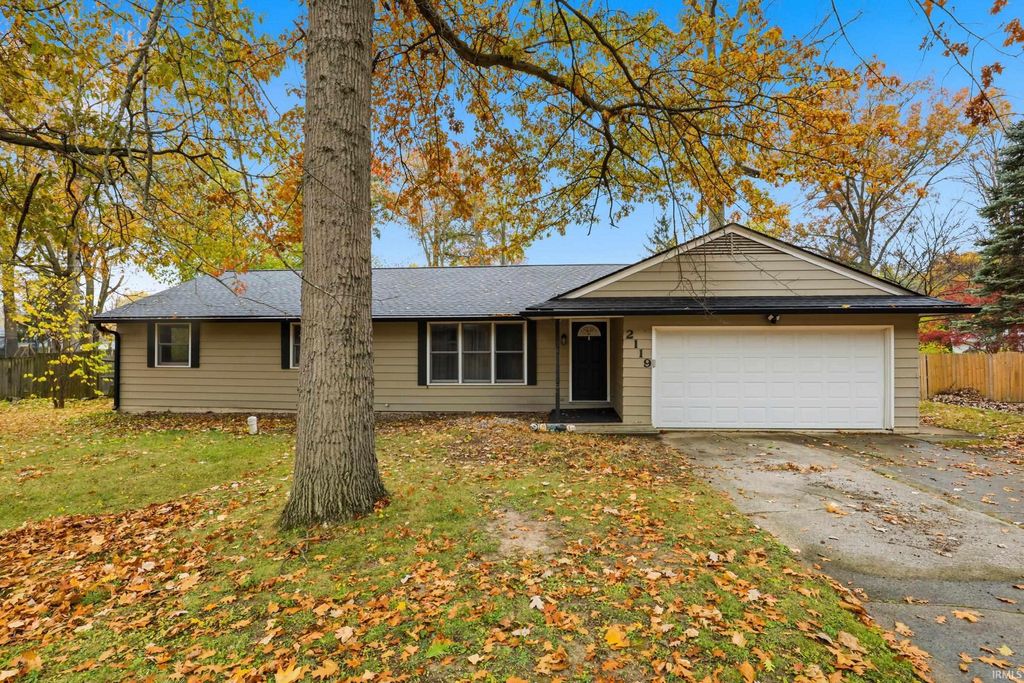 Photo of 2119 Klug Drive, Fort Wayne, IN 46818 (MLS # 202544126)