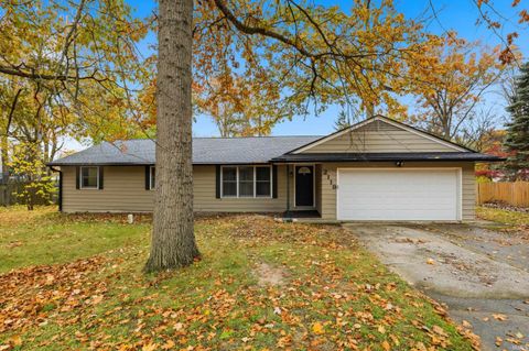 Photo of 2119 Klug Drive, Fort Wayne, IN 46818 (MLS # 202544126)