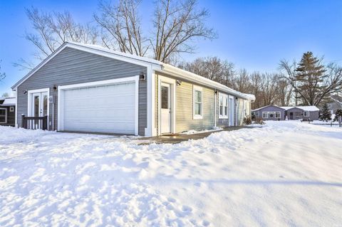 Photo of 14 EMS C14, Warsaw, IN 46582 (MLS # 202548276)