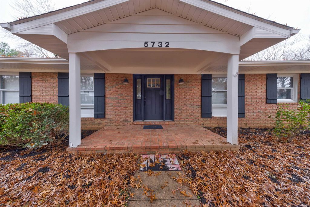 Photo of 5732 E Sycamore Street, Evansville, IN 47715 (MLS # 202547446)