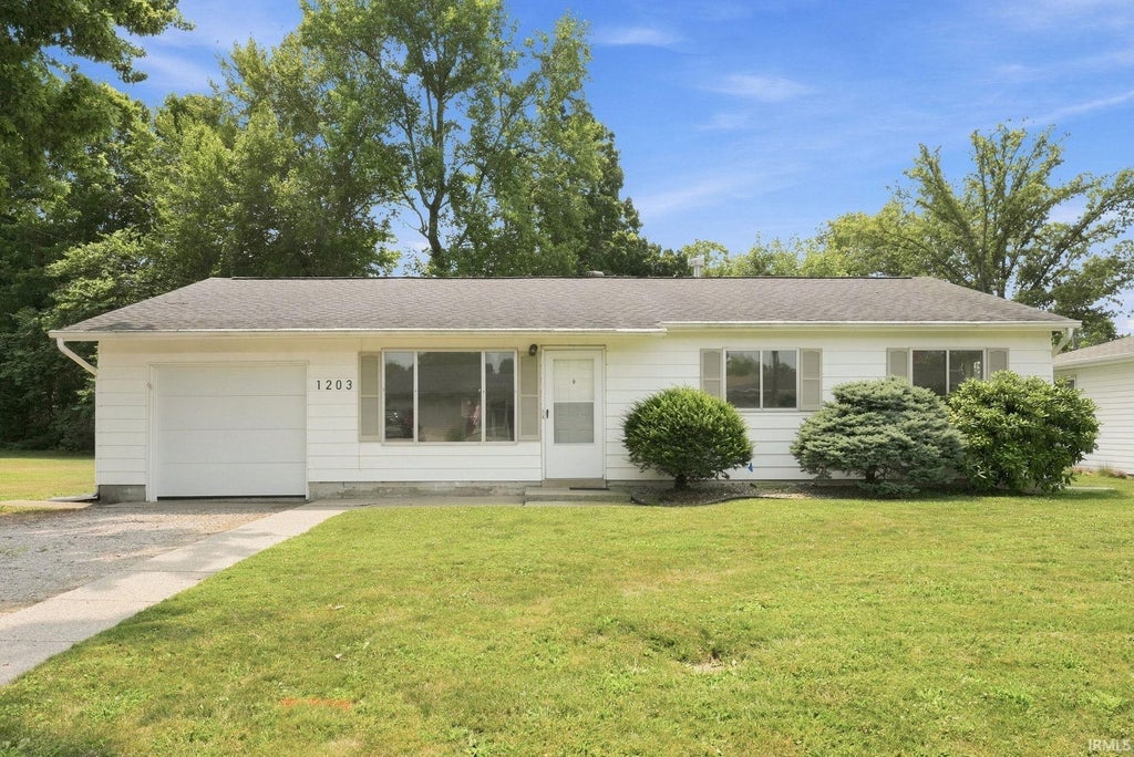 Photo of 1203 Superior Drive, Auburn, IN 46706 (MLS # 202628407)