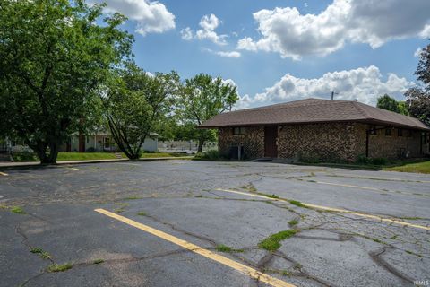 Tiny photo for 124 S GREEN Street, Greentown, IN 46936 (MLS # 202525829)